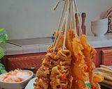 Foto langkah ke 3 dari resep Sate Kikil & Usus Mercon.