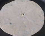A picture of step 3 of Spring onion paneer paratha.
