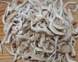 Foto del paso 1 de la receta: Caldo de hongos con epazote