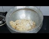 A picture of step 4 of Papad poha chivda.