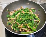 菠菜燒鮮菇的食譜步驟3照片