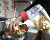 Foto del paso 4 de la receta: Chilaquiles rojos