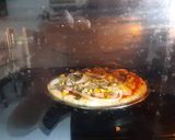 Hình bước làm 4 của món Banh Pizza nấm