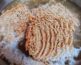 Gambar langkah 2 resipi Kerabu Maggi Thai.