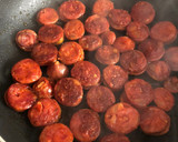 Foto del paso 4 de la receta: Chorizo al vino con patatas fritas