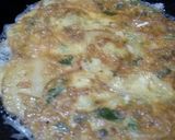 Foto langkah ke 6 dari resep Omelette kentang toge.