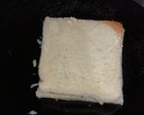 A picture of step 5 of Chilli cheese corn sandwich.