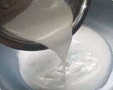 Foto langkah ke 3 dari resep Bubur Sumsum super lembut.