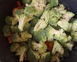 Foto del paso 3 de la receta: Sopa de brocoli con zanahoria y garbanzos