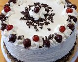 Fekete erdő torta meggyzselével recept fázis 13 fotója