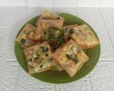 Foto langkah ke 7 dari resep Martabak Telur Mini.