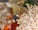 Foto del paso 3 de la receta: Alubias con carne seca 🥓🥓🥘