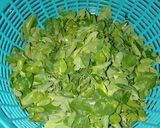Foto langkah ke 1 dari resep Sayur Kelor Tinggi Manfaat.