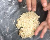 A picture of step 3 of Sabudana Paratha.