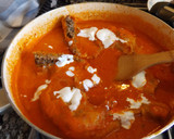 Foto del paso 4 de la receta: Guiso de pollo al whisky con corazones de alcachofas en salsa de pimiento