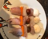 Foto del paso 3 de la receta Brocheta de rape con zanahoria baby tomate Cherry y champiñones