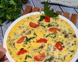Foto langkah ke 5 dari resep Omelet Jamur Tomat.