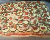 Foto del paso 2 de la receta: Pizza de calabacín, champiñones y tomates cherry