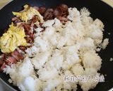 『臘味蒜香炒飯』美味的一鍋到底清冰箱料理的食譜步驟4照片