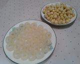 Hình bước làm 1 của món Chè sen long nhãn lá dứa