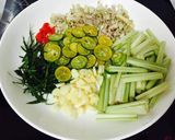 Hình bước làm 1 của món Chân gà ngâm xả tắc