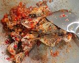 Foto langkah ke 2 dari resep Ikan goreng balado.