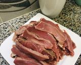 A picture of step 1 of Beef stroganoff.