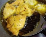 A picture of step 5 of Spicy Samosa.