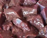 A picture of step 2 of Beef Kaleji.