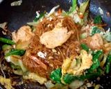 A picture of step 5 of Pad See Ew with Chicken and Thin Rice Noodles.