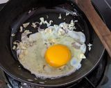 Foto langkah ke 2 dari resep Nasi Goreng Favorit Keluarga.