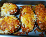 Foto del paso 4 de la receta: Berenjenas rellenas de carne picada y tomate