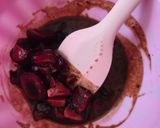 Foto del paso 5 de la receta: Chocolatín con cerezas 🍒 Falso chocolate helado con cerezas frescas 🍒low carb 🍫keto 🍫
