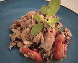 Foto langkah ke 3 dari resep Tuna tumis kemangi pedas.