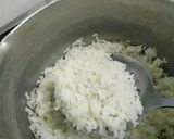 A picture of step 1 of Scrumptious thai shrimps soup with red sauce bread.