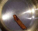 A picture of step 2 of Hibiscus tea.
