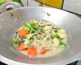 Foto langkah ke 6 dari resep Capcay kuah ayam dan sayur.