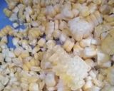 Foto langkah ke 2 dari resep Baby cumi tumis jagung.