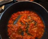 Paradicsomszószban sült kofta és burgonya mediterrán módra recept fázis 5 fotója