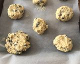A picture of step 3 of Oat and raisin cookies.