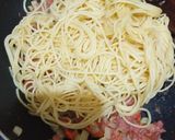 Foto langkah ke 4 dari resep Spaghetti Aglio Olio Beef.