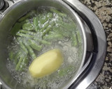 Foto del paso 1 de la receta: Ensalada de patata y judia verde con queso de cabra y atún
