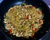 Foto langkah ke 4 dari resep Sohun goreng Ayam cincang.