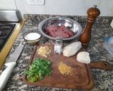 Foto del paso 1 de la receta: Albóndigas de carne vacuna con salsa