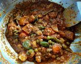 A picture of step 5 of Mixed Vegetables Kolhapuri.