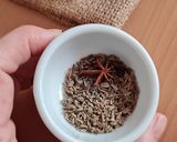 Foto del paso 3 de la receta: Infusión de semillas de eneldo y anís (estrellado y semillitas) 🍵