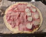 Foto del paso 3 de la receta: Empanada de hojaldre de queso con jamón York 😋😋