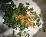 मेथी के थेपले (methi ke theple recipe in Hindi) रेसिपी चरण 2 फोटो