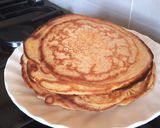 A picture of step 3 of Banana pancakes.