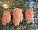 Foto del paso 3 de la receta: Rollitos de pavo en salsa de frutos rojos